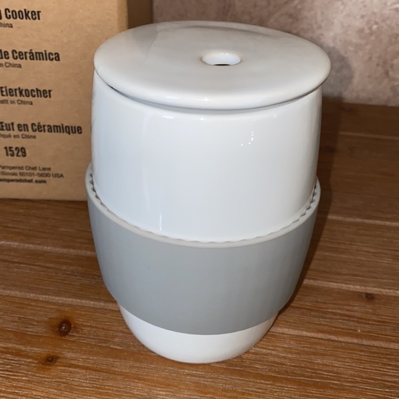 Pampered Chef Ceramic Egg Cooker - Picture 2 of 7